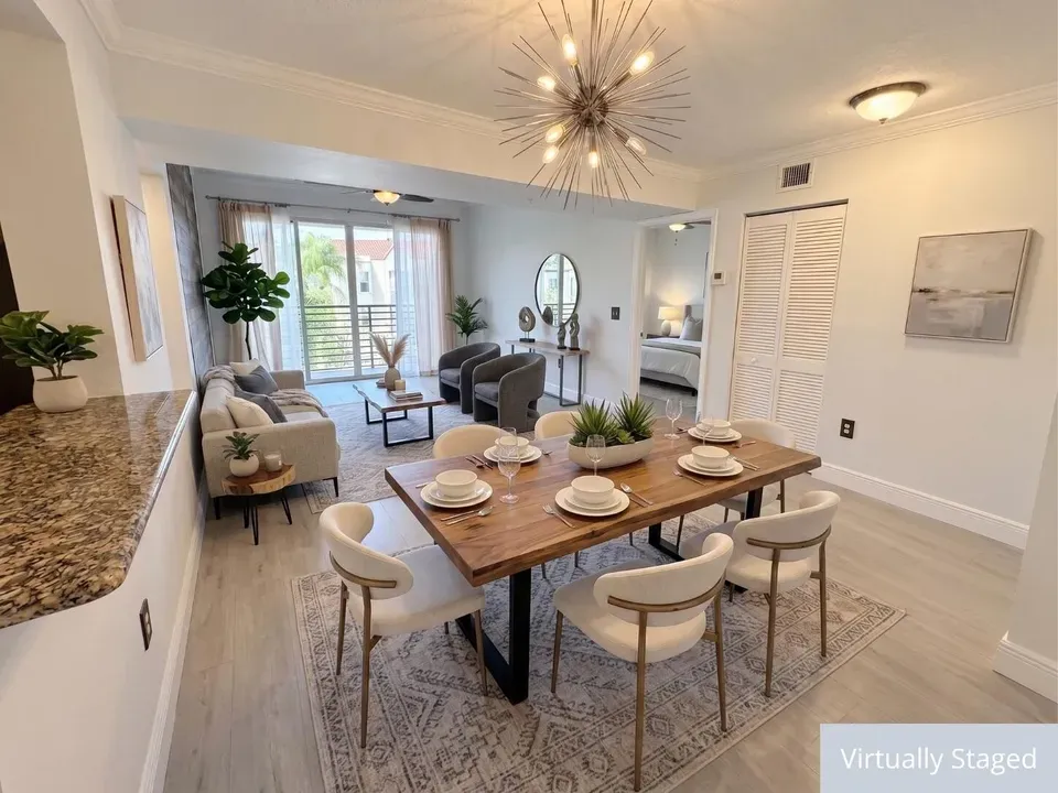 2 Bed 2 Bath Urban Residential Condo in Hollywood, FL