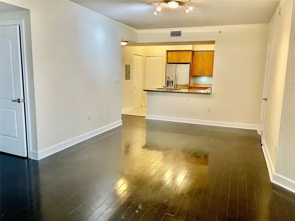 2 Bed 2 Bath Urban Residential Condo in Hollywood, FL - 5