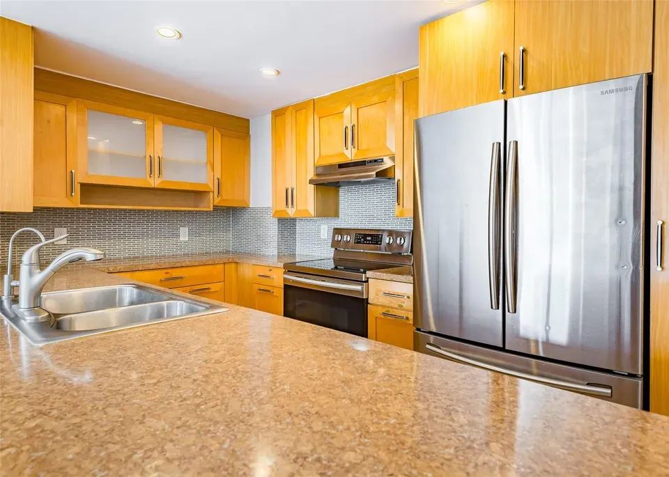 2 Bed 2 Bath Urban Residential Condo in Hollywood, FL - 4