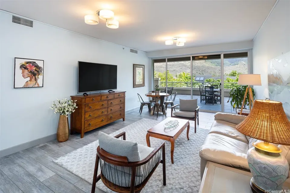 2 Bed 2 Bath Urban Residential Condo in Honolulu, HI - 1