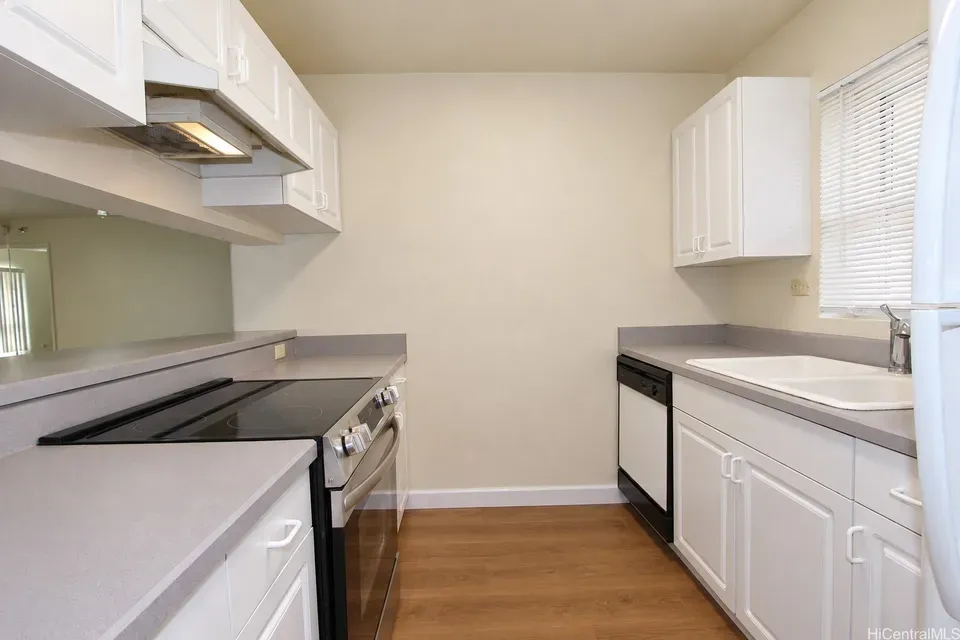 2 Bed 2 Bath Urban Residential Condo in Honolulu, HI - 3