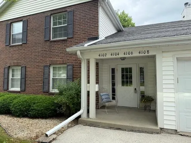 2 Bed 2 Bath Urban Residential Condo in Kenosha, WI