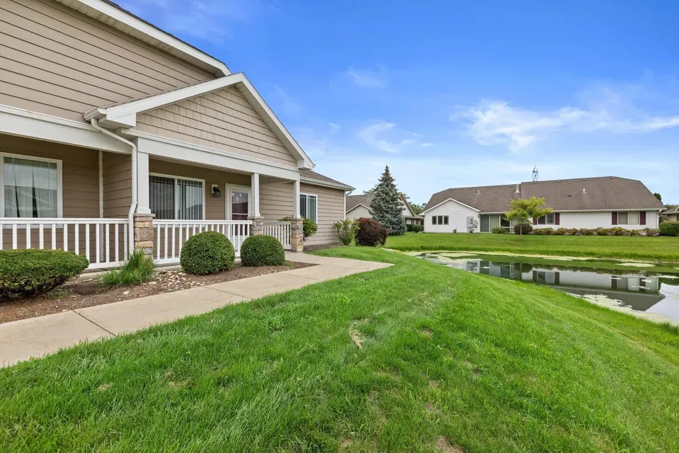 2 Bed 2 Bath Urban Residential Condo in Kenosha, WI