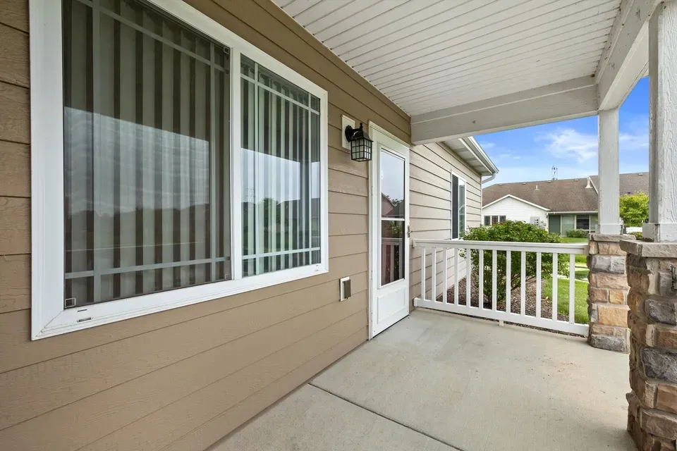 2 Bed 2 Bath Urban Residential Condo in Kenosha, WI - 5