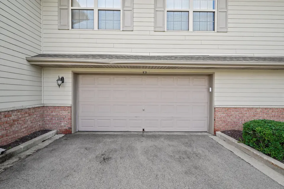 2 Bed 2 Bath Urban Residential Condo in Kenosha, WI - 3