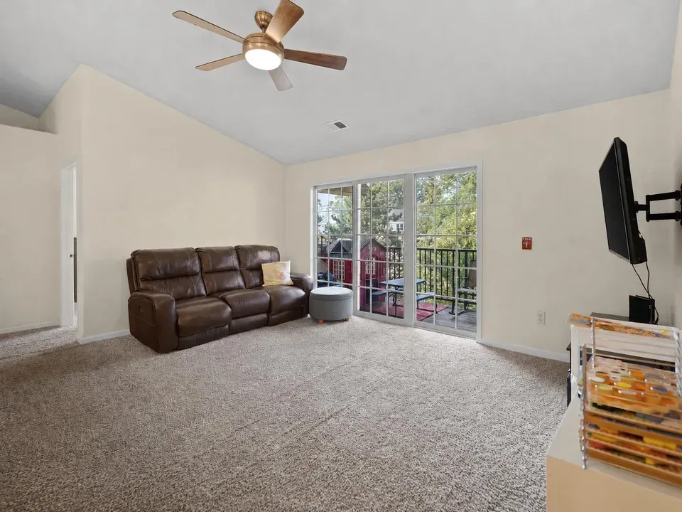 2 Bed 2 Bath Urban Residential Condo in Kenosha, WI - 4