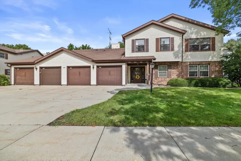2 Bed 2 Bath Urban Residential Condo in Kenosha, WI