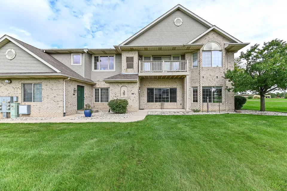2 Bed 2 Bath Urban Residential Condo in Kenosha, WI - 1