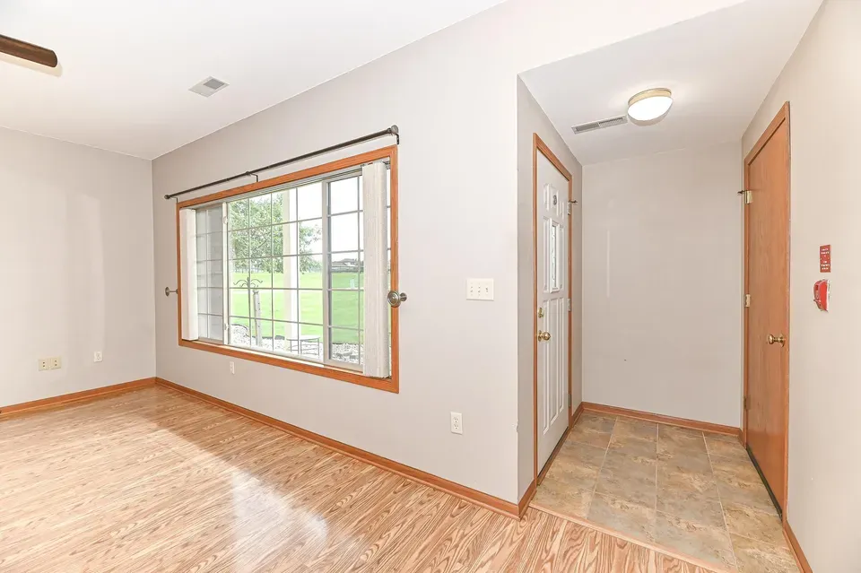 2 Bed 2 Bath Urban Residential Condo in Kenosha, WI - 4