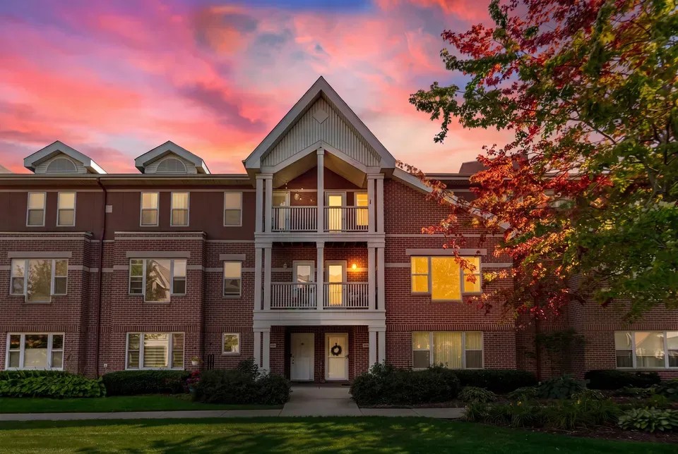 2 Bed 2 Bath Urban Residential Condo in Kenosha, WI