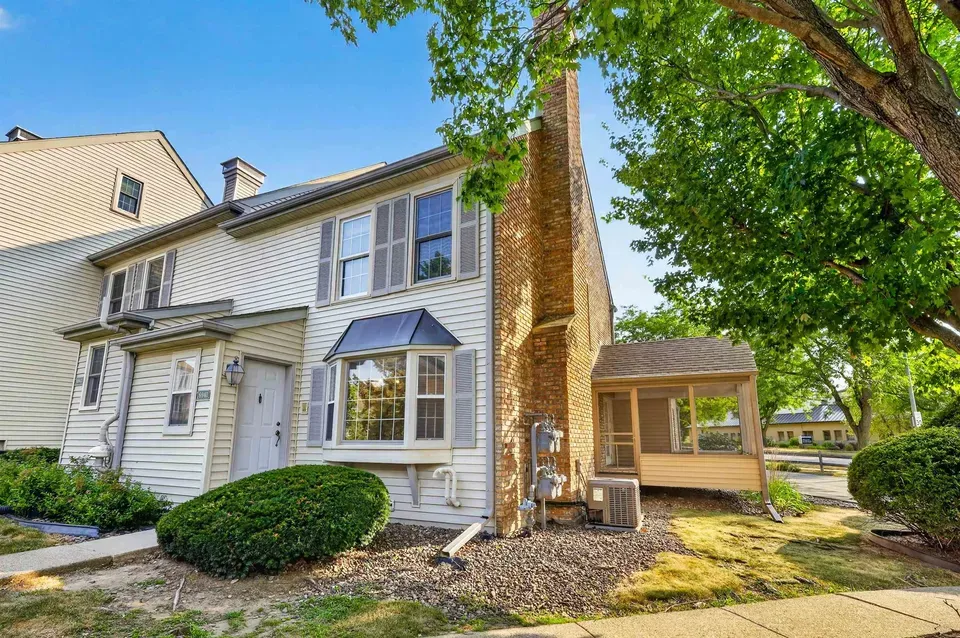 2 Bed 2 Bath Urban Residential Condo in Madison, WI - 4