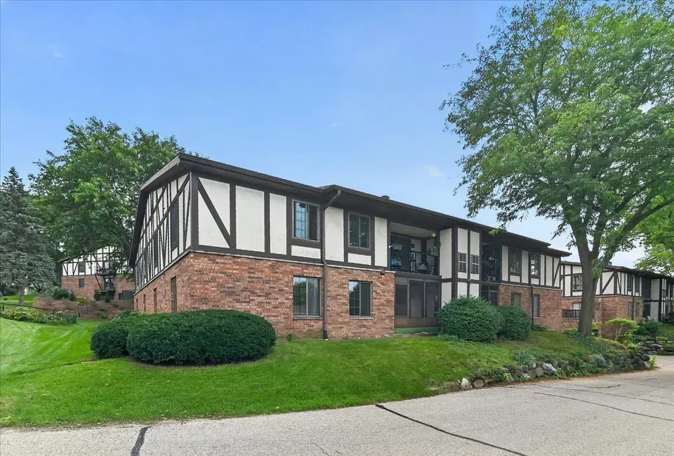 2 Bed 2 Bath Urban Residential Condo in Madison, WI - 4