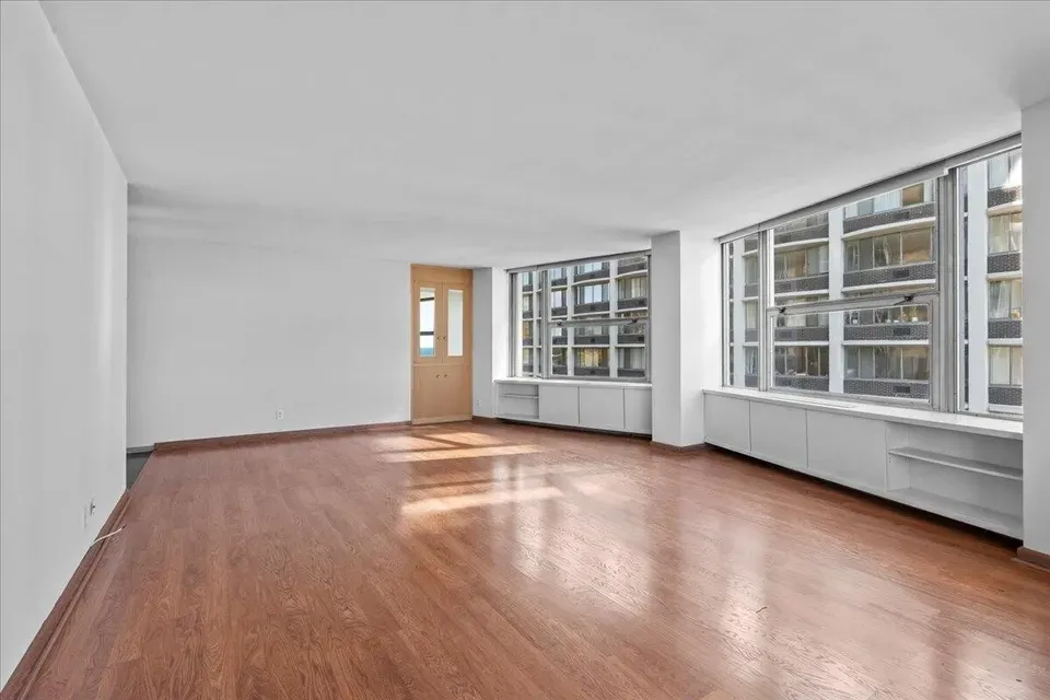 2 Bed 2 Bath Urban Residential Condo in Milwaukee, WI - 4