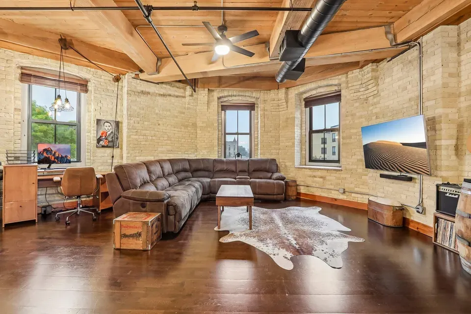 2 Bed 2 Bath Urban Residential Condo in Milwaukee, WI - 3