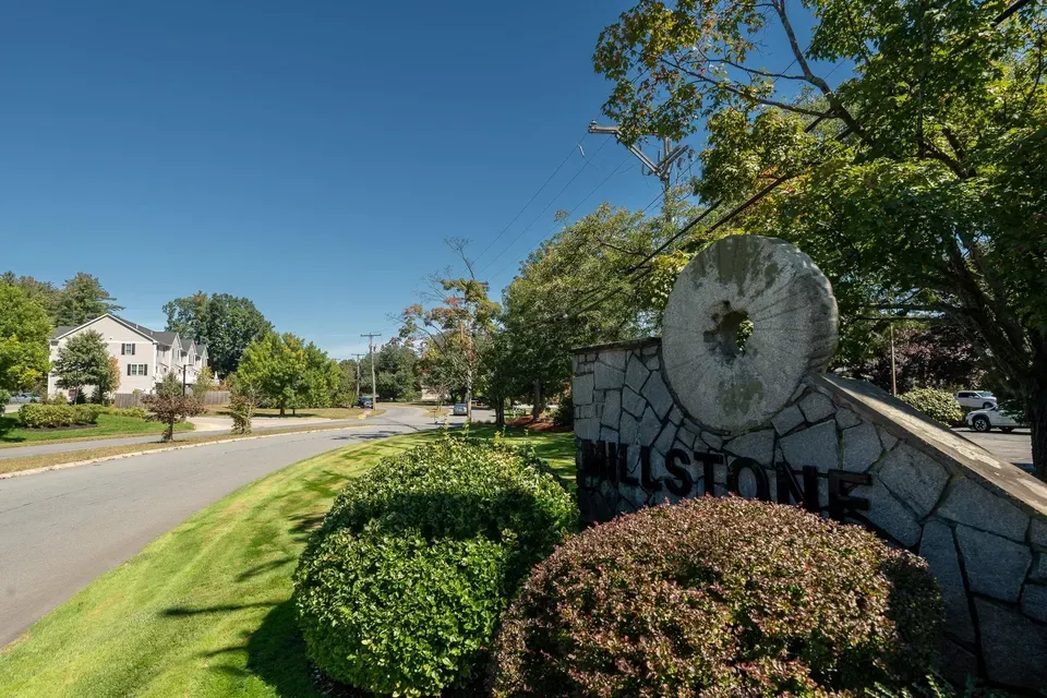 2 Bed 2 Bath Urban Residential Condo in Nashua, NH - 2
