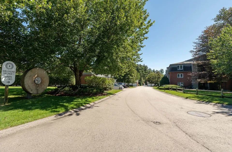 2 Bed 2 Bath Urban Residential Condo in Nashua, NH - 3