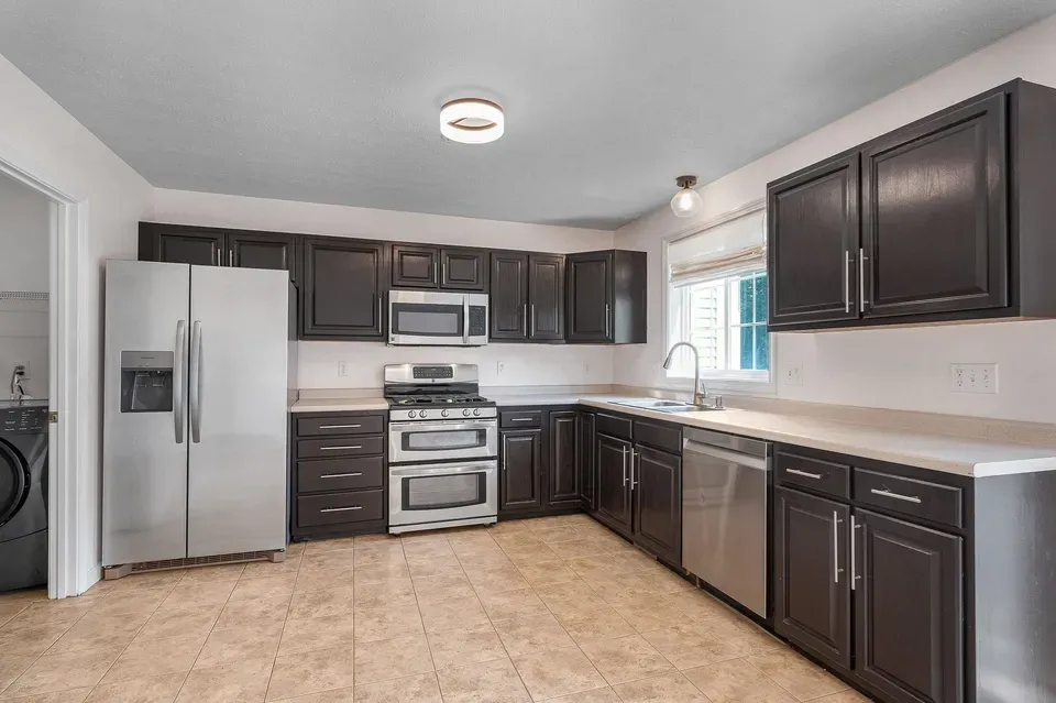2 Bed 2 Bath Urban Residential Condo in Nashua, NH