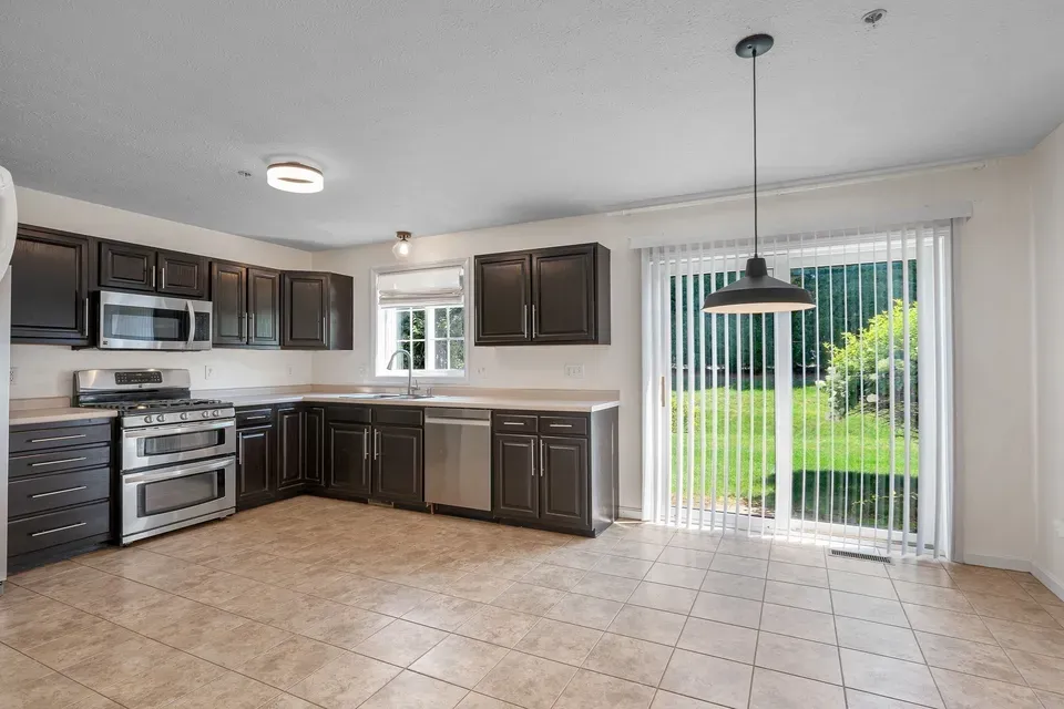 2 Bed 2 Bath Urban Residential Condo in Nashua, NH - 2