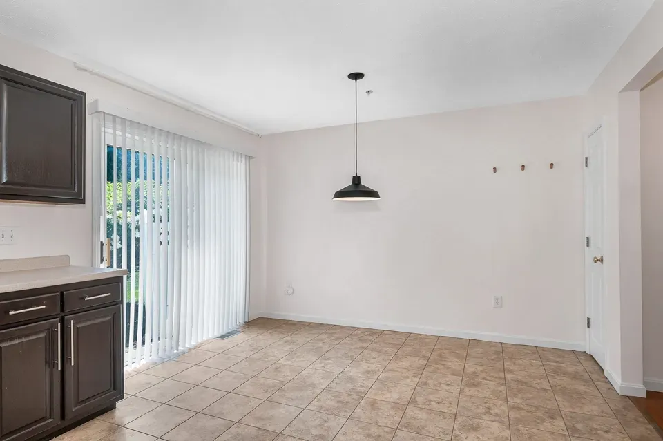 2 Bed 2 Bath Urban Residential Condo in Nashua, NH - 4