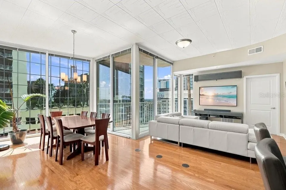 2 Bed 2 Bath Urban Residential Condo in Orlando, FL - Hero
