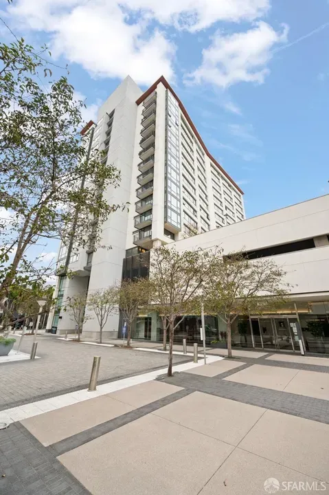 2 Bed 2 Bath Urban Residential Condo in San Francisco, CA