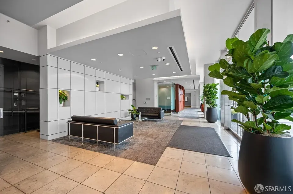 2 Bed 2 Bath Urban Residential Condo in San Francisco, CA - 3