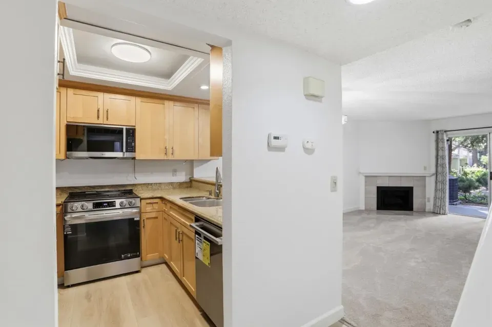2 Bed 2 Bath Urban Residential Condo in San Jose, CA - 5