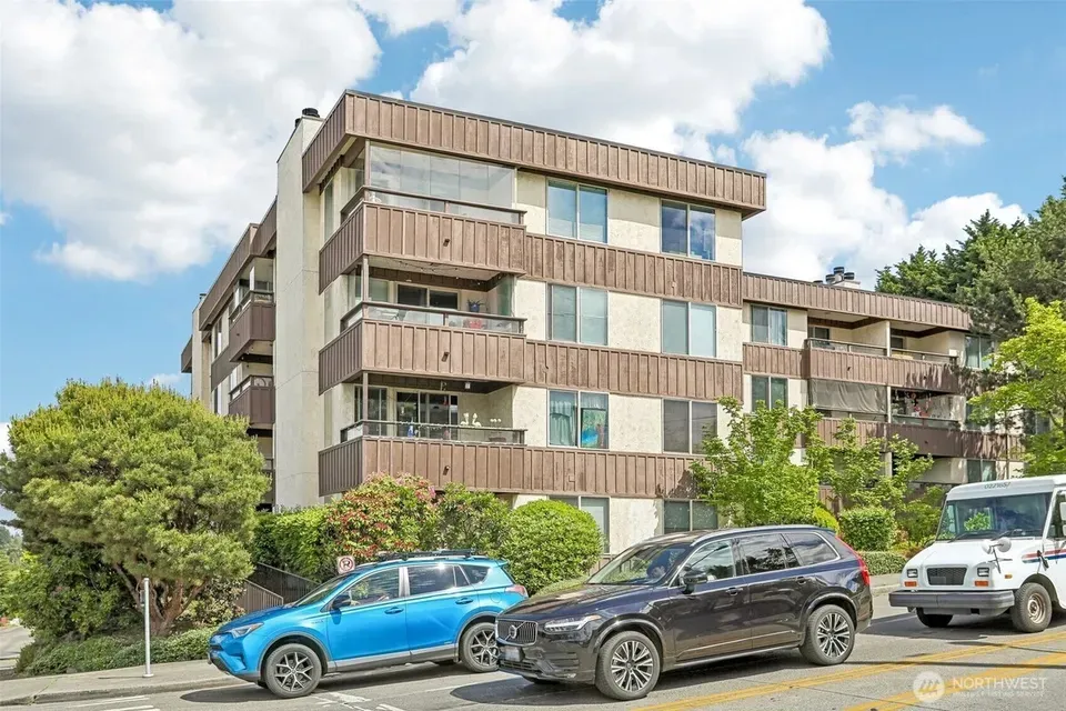 2 Bed 2 Bath Urban Residential Condo in Seattle, WA - 2