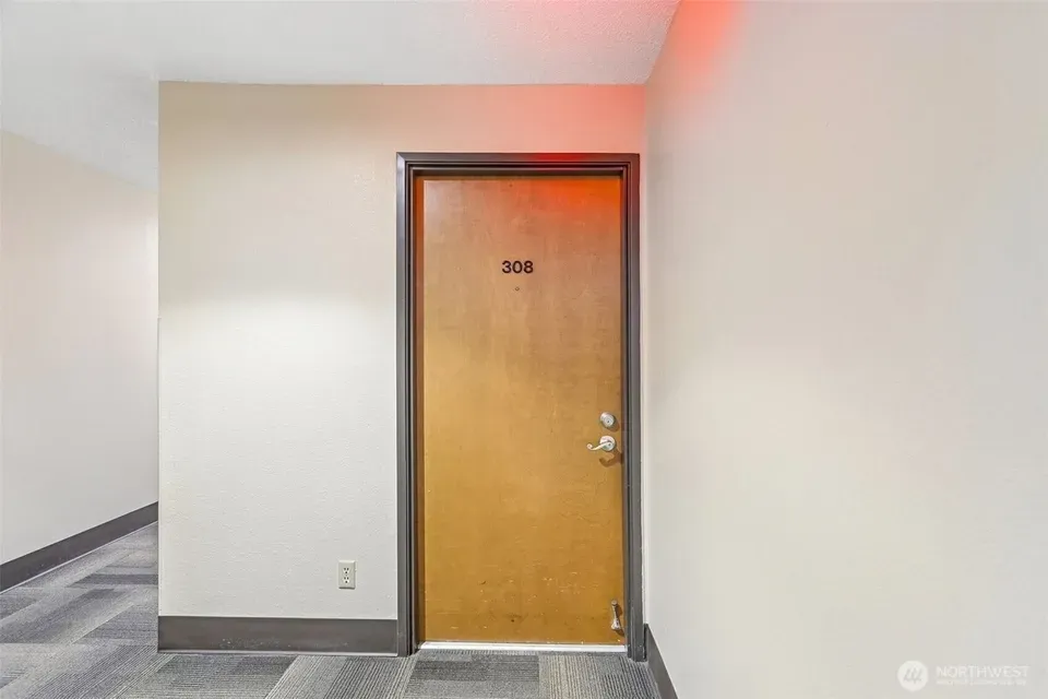2 Bed 2 Bath Urban Residential Condo in Seattle, WA - 4