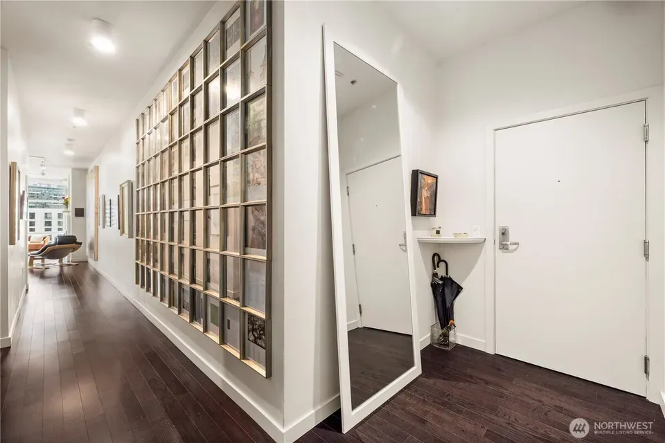 2 Bed 2 Bath Urban Residential Condo in Seattle, WA - 3