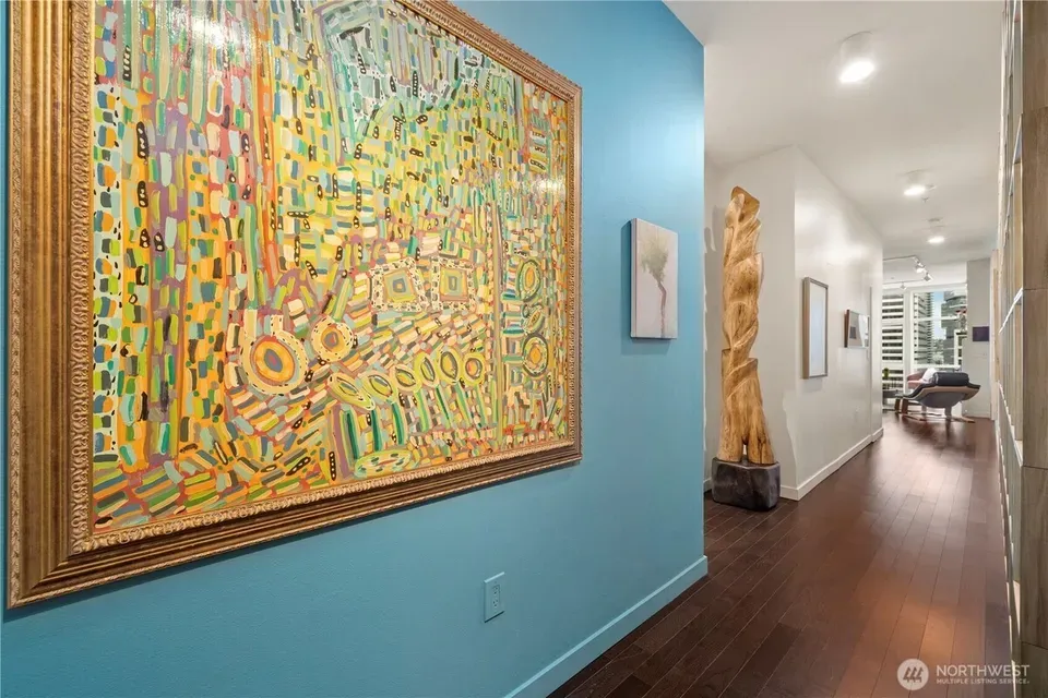 2 Bed 2 Bath Urban Residential Condo in Seattle, WA - 4