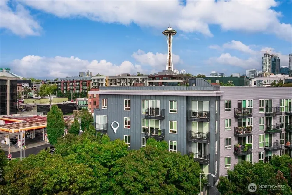 2 Bed 2 Bath Urban Residential Condo in Seattle, WA