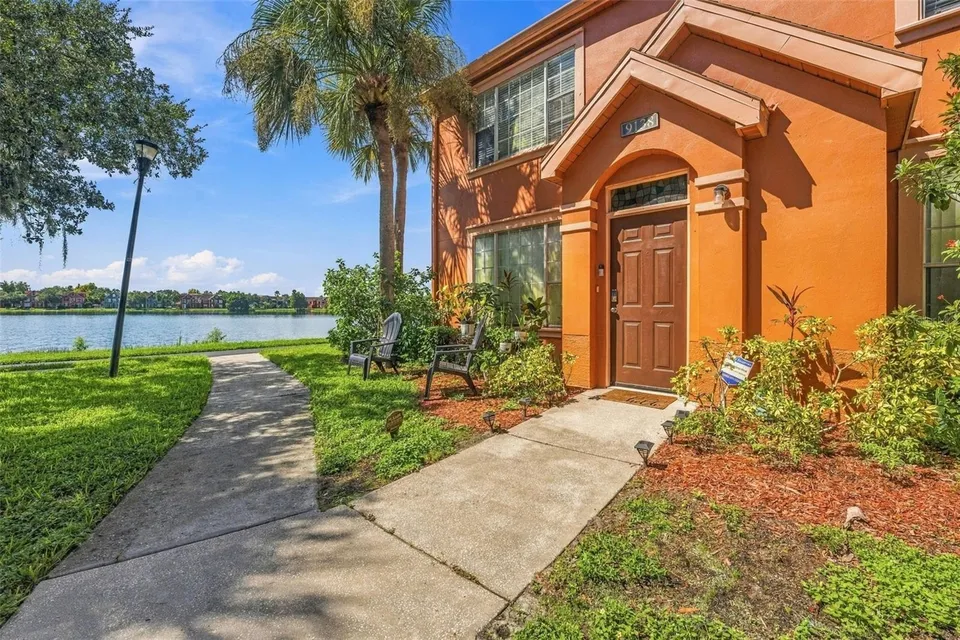 2 Bed 2 Bath Urban Residential Condo in Tampa, FL - Hero