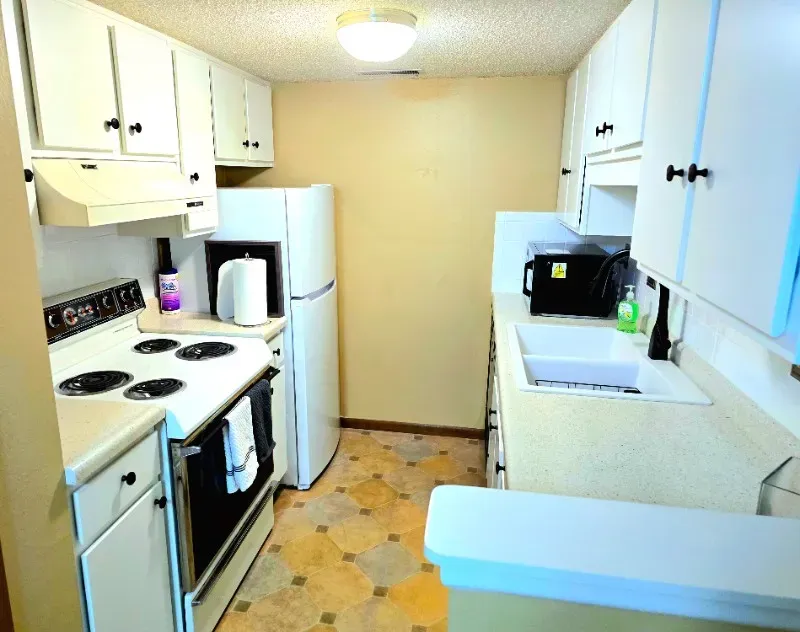 2 Bed 2 Bath Urban Residential Condo in Topeka, KS - 5