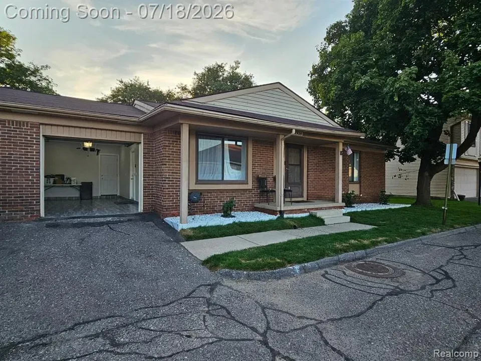 2 Bed 2 Bath Urban Residential Condo in Troy, MI - 1