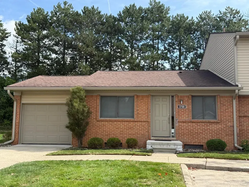 2 Bed 2 Bath Urban Residential Condo in Troy, MI - 1