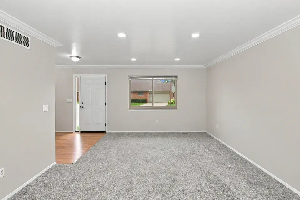 2 Bed 2 Bath Urban Residential Condo in Troy, MI - 3