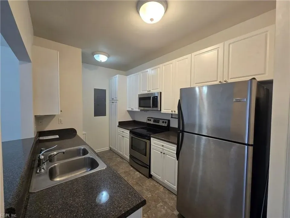 2 Bed 2 Bath Urban Residential Condo in Virginia Beach, VA - 4