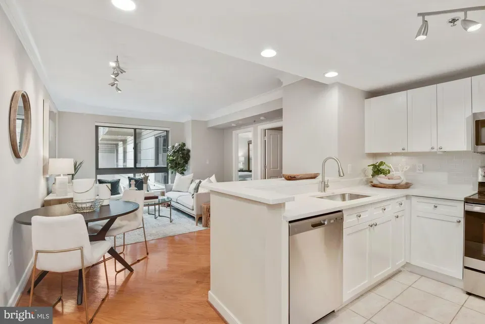 2 Bed 2 Bath Urban Residential Condo in Washington, DC - 3