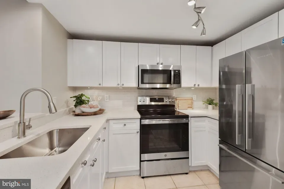 2 Bed 2 Bath Urban Residential Condo in Washington, DC - 4