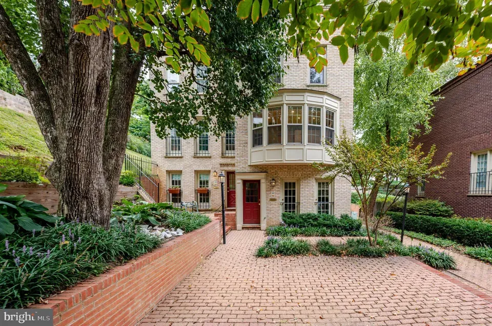 2 Bed 2 Bath Urban Residential Condo in Washington, DC - 1