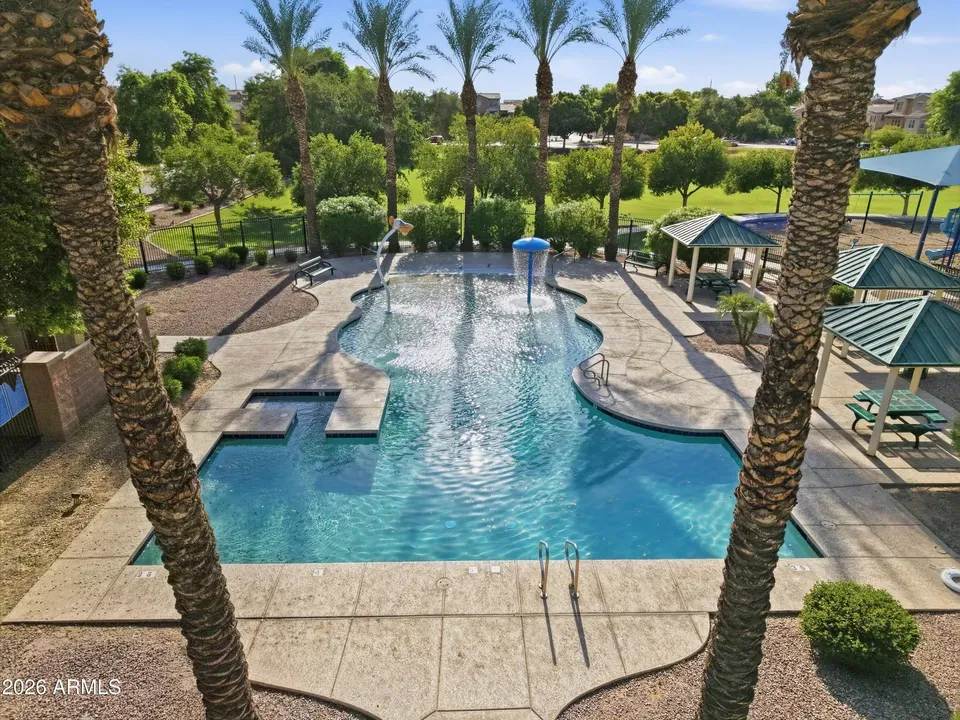 2 Bed 3 Bath Established Contemporary Home in Phoenix, AZ - 1