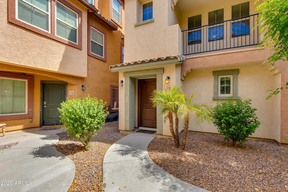 2 Bed 3 Bath Established Contemporary Home in Phoenix, AZ - 3
