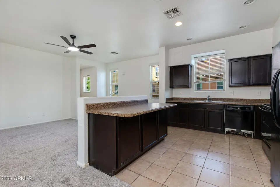 2 Bed 3 Bath Established Contemporary Home in Phoenix, AZ - 5