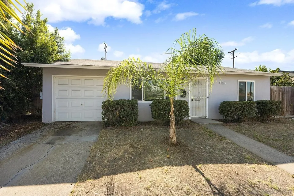 2 Bed 3 Bath Traditional Craftsman in San Diego, CA