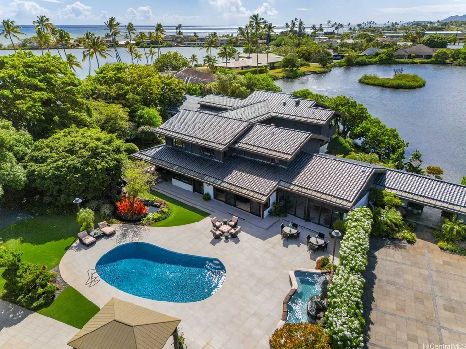 Single Family at 6015 Kalanianaole Hwy, Honolulu - Hero