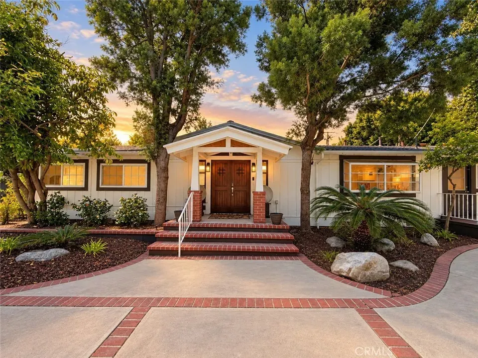24 Bed 20 Bath Multi-Unit Residential Property in Los Angeles, CA - 1