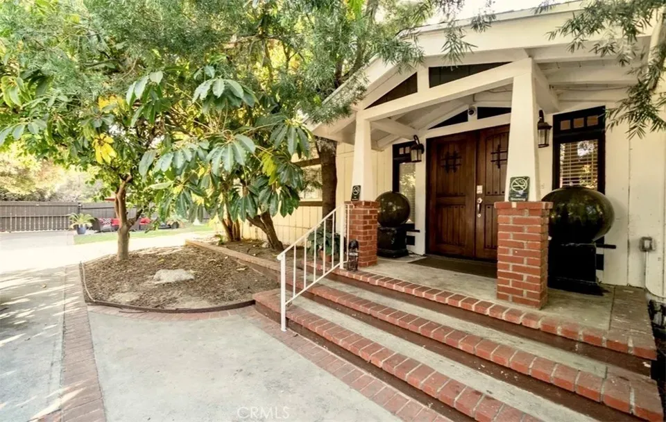 24 Bed 20 Bath Multi-Unit Residential Property in Los Angeles, CA - 3