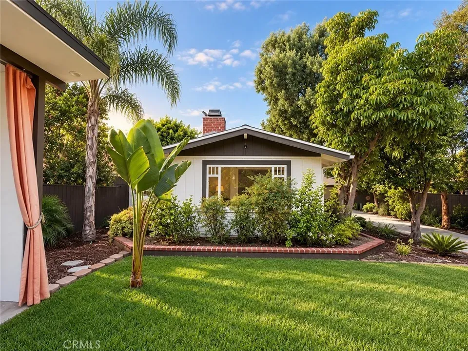 24 Bed 20 Bath Multi-Unit Residential Property in Los Angeles, CA - 4