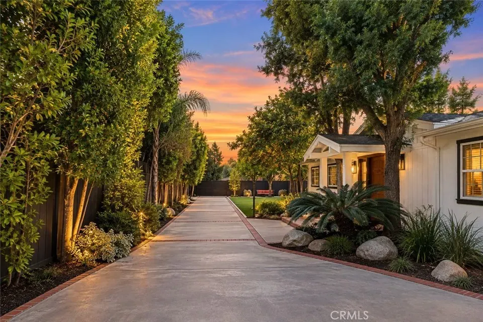 24 Bed 20 Bath Multi-Unit Residential Property in Los Angeles, CA - 5